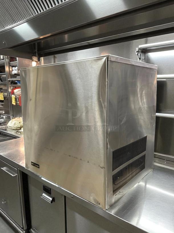 Kold-Draft GT561LC 30" water-cooled ice machine, stainless steel, 543 lb capacity, tested and working, visible side vents.