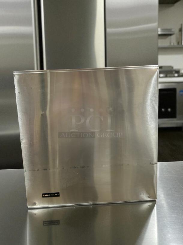 Kold-Draft GT561LC ice machine, 30" water cooled, stainless steel finish, 543 lb capacity. Tested, working, Kold-Draft label visible.