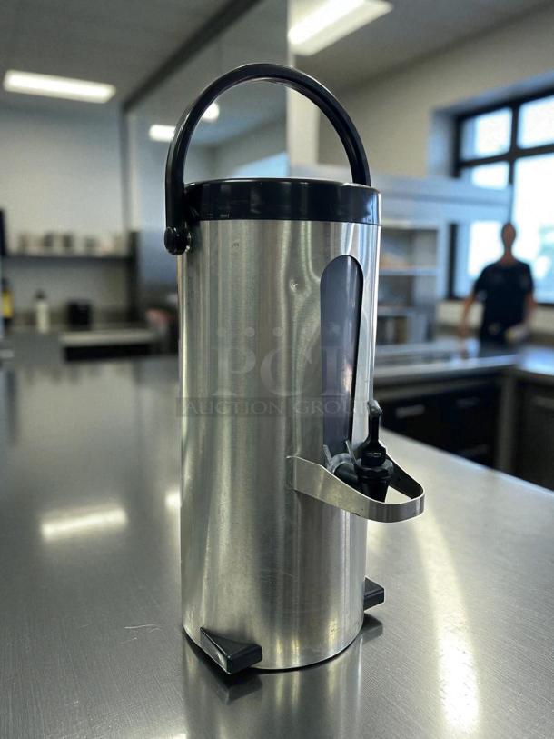 FETCO ITD-30 iced tea dispenser, 3-gallon, stainless steel, black handle, tested and working, excellent condition.