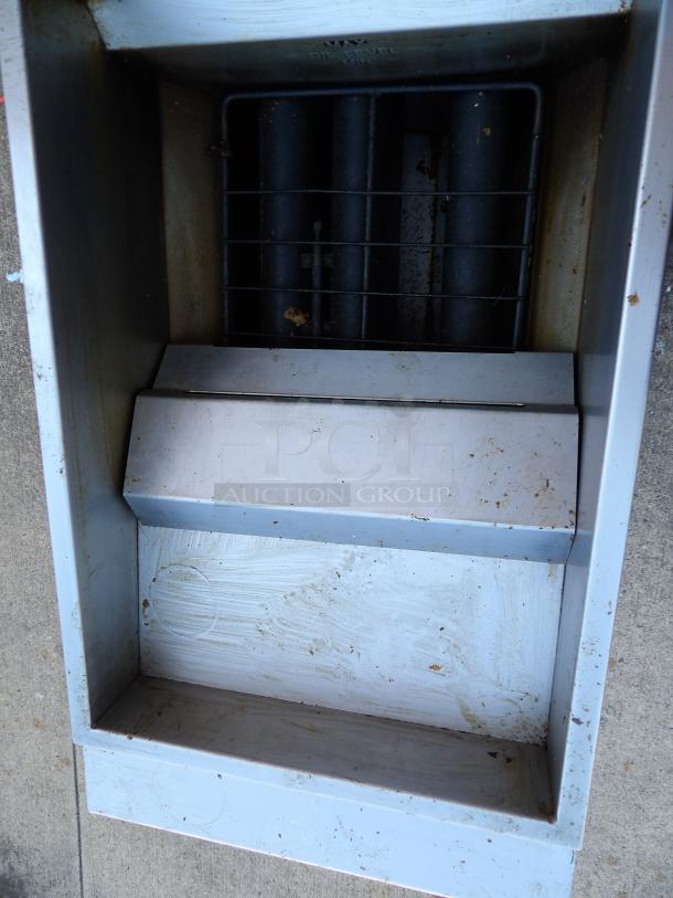 Patriot Natural Gas Deep Fryer Model FM-90-NG in excellent shape. Features include durable construction and mounted on casters.