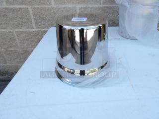 Brand new 7-quart stainless steel insert, polished finish, includes auction tag, perfect condition.