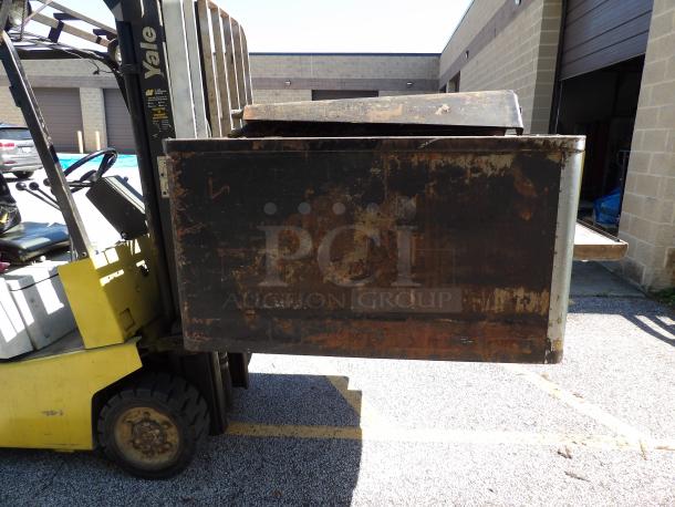 Blodgett stainless steel commercial pizza oven, natural gas-powered, 60,000 BTU, single deck, with pizza stones, worn condition.