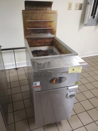 Cooking Performance Group FFOP50 natural gas fryer, 50 lb. capacity, stainless steel, open pot design, 120,000 BTU, used condition.