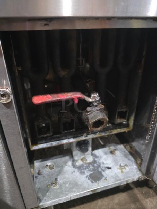 Cecilware Pro FMS504 Natural Gas Floor Fryer, 120,000 BTU. Visible interior components. Used condition.