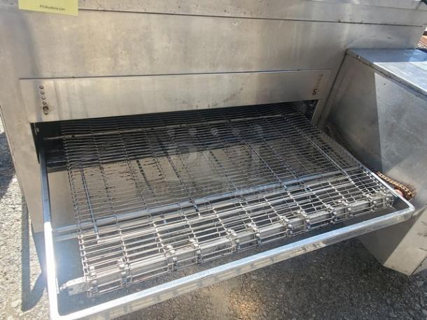 Lincoln Impinger 1450 Pizza Conveyor Oven, stainless steel, conveyor belt, 120 VAC, natural gas, 70,000-120,000 BTU.