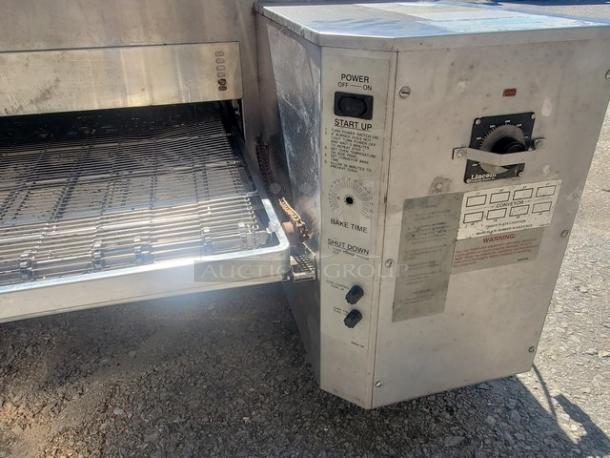 Lincoln Impinger 1450 Pizza Conveyor Oven, 120 VAC, 1 PH, 60 Hz, 5 Amps, natural gas, controls panel visible, used condition.