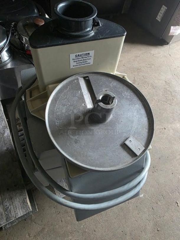 Robot Coupe R4 Mixer Cutter Base, 220V, 3 PH, 60 Hz, 2.6/2.8 AMPS. Used condition, visible caution label.