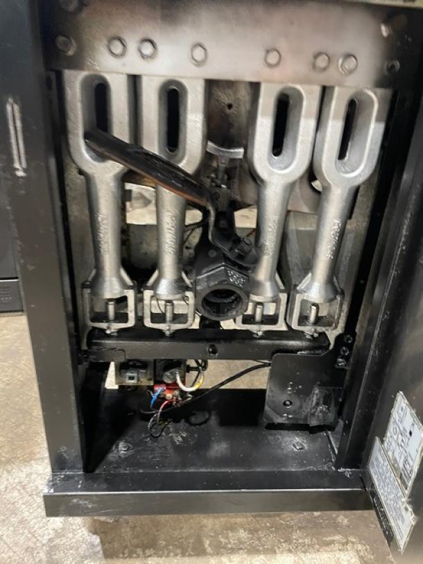 Pitco Frialator Series 40D stainless steel deep fat fryer, natural gas, with backsplash, basket hanger, and fry basket.