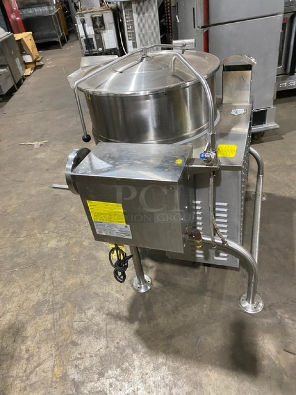 Cleveland Range KGL-40-T 40 Gal. stainless steel steam kettle, gas-powered, swing spout faucet, on legs, excellent condition.