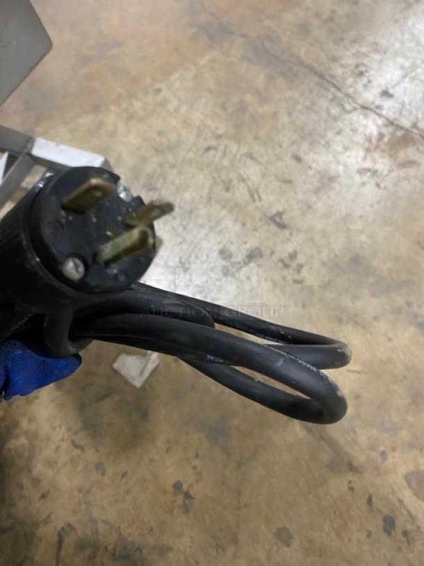 Tre Spade/Omcan MX50 heavy-duty meat mixer plug and cord, 220-240V, condition appears used, suitable for commercial use.