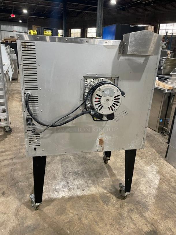 Pantin LT-GCO-613 commercial stainless steel convection oven, natural gas powered, on casters, with wired rack.