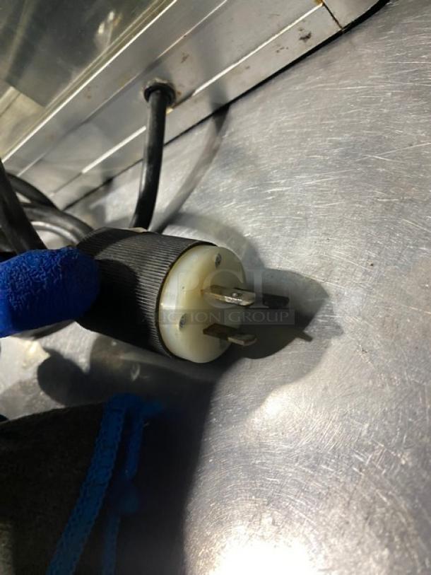 Hatco Flav-R-Savor Series electric plug, Model FSDT1X, countertop hot-food merchandiser, visible in used condition.