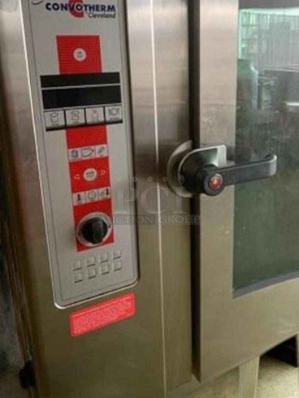 Cleveland Convotherm gas combi oven-steamer, stainless steel, excellent condition, tested, working, visible control panel.