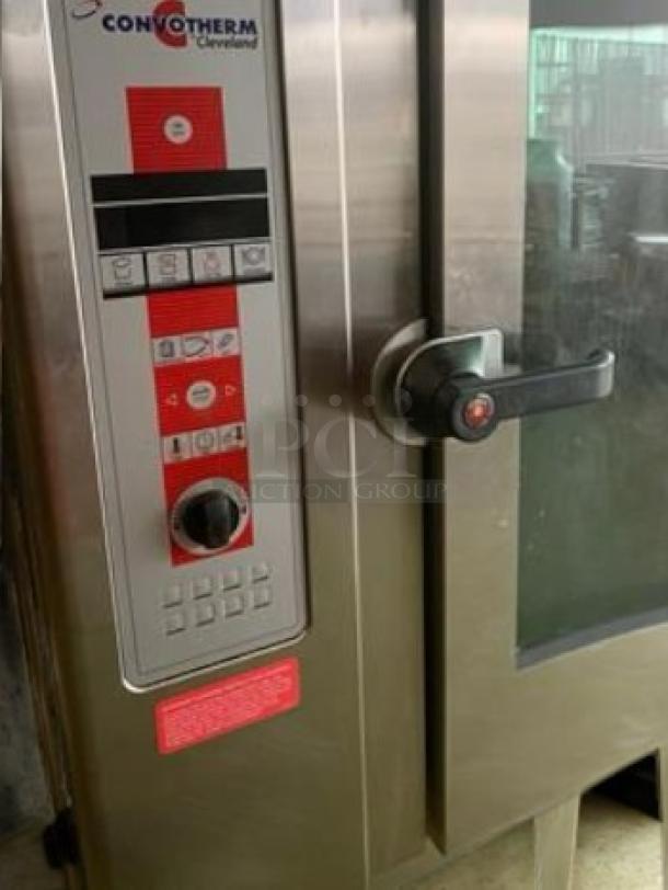 Cleveland Convotherm gas combi oven-steamer, stainless steel, excellent condition, fully tested, with control panel.