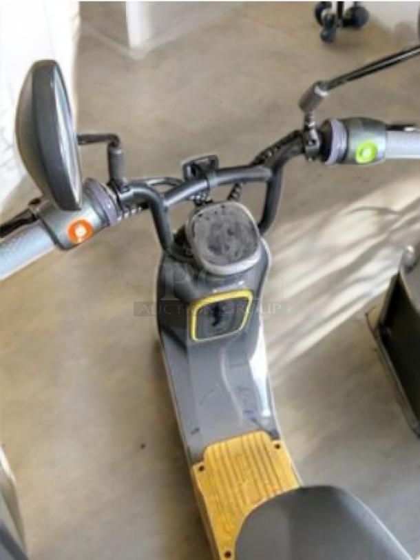 Segway Ninebot eMoped C80 electric scooter, excellent condition, 750W motor, tested, fully functional, handlebars and controls shown.