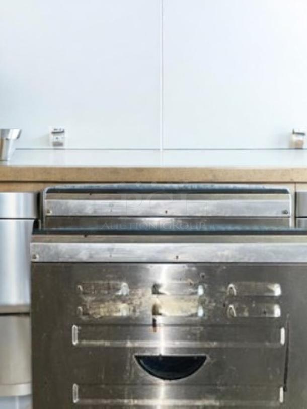 Waring Commercial CTS1000 Conveyor Toaster in excellent condition, 120V, 1800W, fully tested and working.