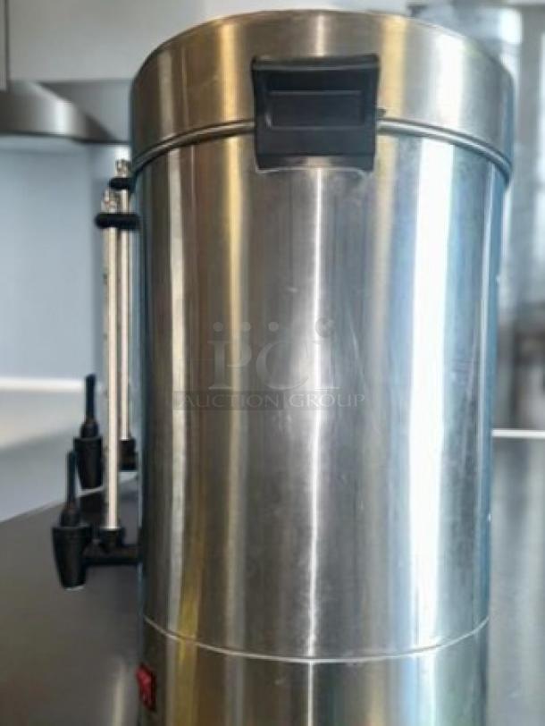 Waring Commercial WCU110 Coffee Urn, stainless steel, 120V, 1440W, excellent condition, fully tested and working.