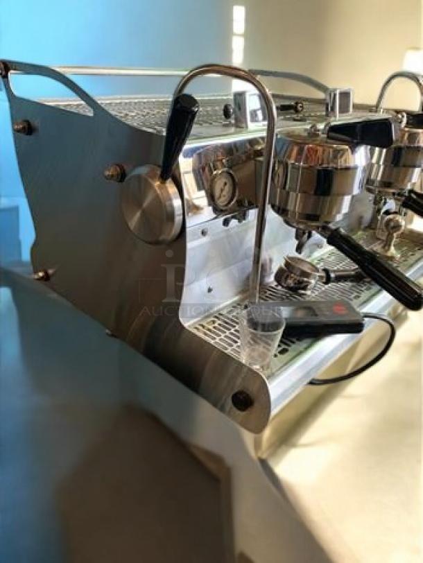 Synesso Cyncra 2-Group espresso machine, stainless steel, excellent condition, 220V, fully tested and working, visible gauges.