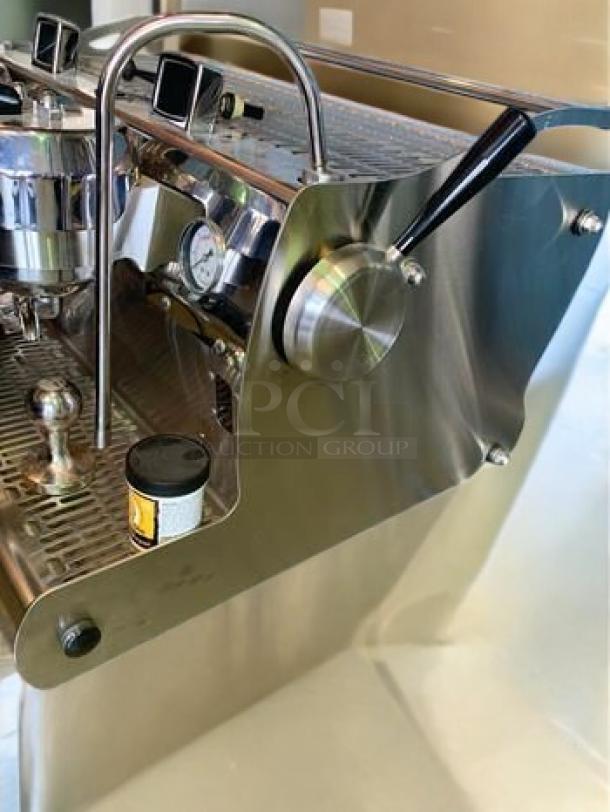 Synesso Cyncra 2-Group espresso machine, excellent condition, stainless steel, 220V, fully tested, with gauge and lever controls.