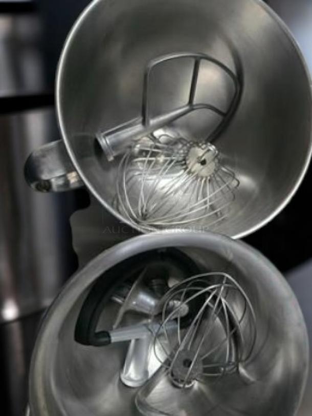KitchenAid KSM6573CER2 Professional 6000 HD stand mixer in excellent condition, with stainless steel bowl and attachments, fully tested.