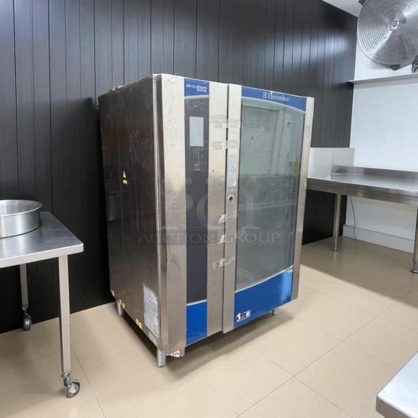 Electrolux Air-O-Steam Combi Oven, gas, 120V ignition, excellent condition, fully tested, stainless steel exterior.