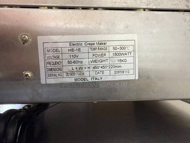 "Model Italy HE-1E electric crepe maker, 110V, 1500W, excellent condition, tested and working, dimensions 450x450x220mm."