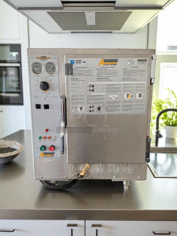 AccuTemp S62083D100 Steam'N'Hold™ convection steamer, excellent condition, 6-pan capacity, countertop model, tested working.
