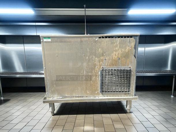 Multiplex Super Chill Water Chiller, MODEL SC180-04, in great condition, tested & working, metal finish with ventilation.