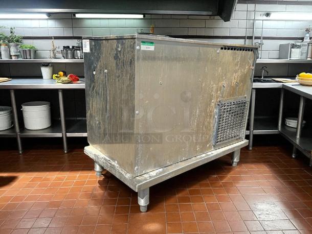 Multiplex Super Chill Water Chiller MODEL SC180-04 in great condition, tested and working. Stainless steel exterior with vent.