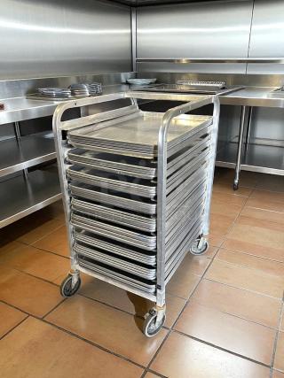 Like New! - Half Size Bakery Speed Rack , Sheet Pans Not included - Great Condition - Item #1208684