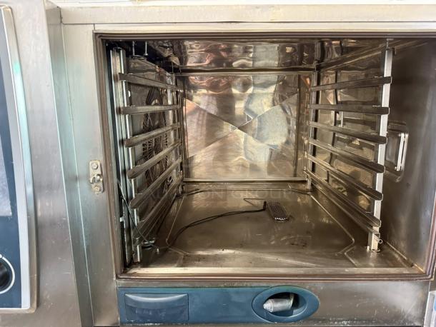 Rational SCC62G SelfCookingCenter oven, stainless steel interior, great condition, natural gas, tested, working.