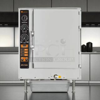 Groen XS-208-8-3 Intek stainless steel steamer, tabletop model; 208V, 3 phase, 8 kW. Controls and dial visible. Fully tested.
