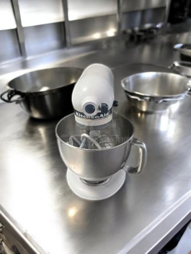 Brand new KitchenAid KSM75WH1 Artisan Tilt-Head Stand Mixer, 275W, with 5 Qt stainless steel bowl, fully tested and working.