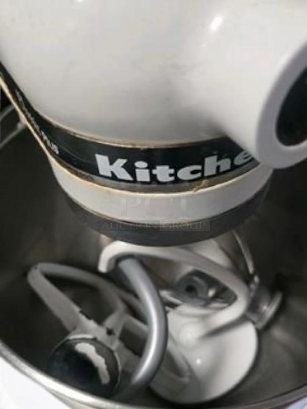 Brand new KitchenAid Artisan KSM75WH1 stand mixer, 275W, 5 Qt stainless bowl, white, fully tested and working.