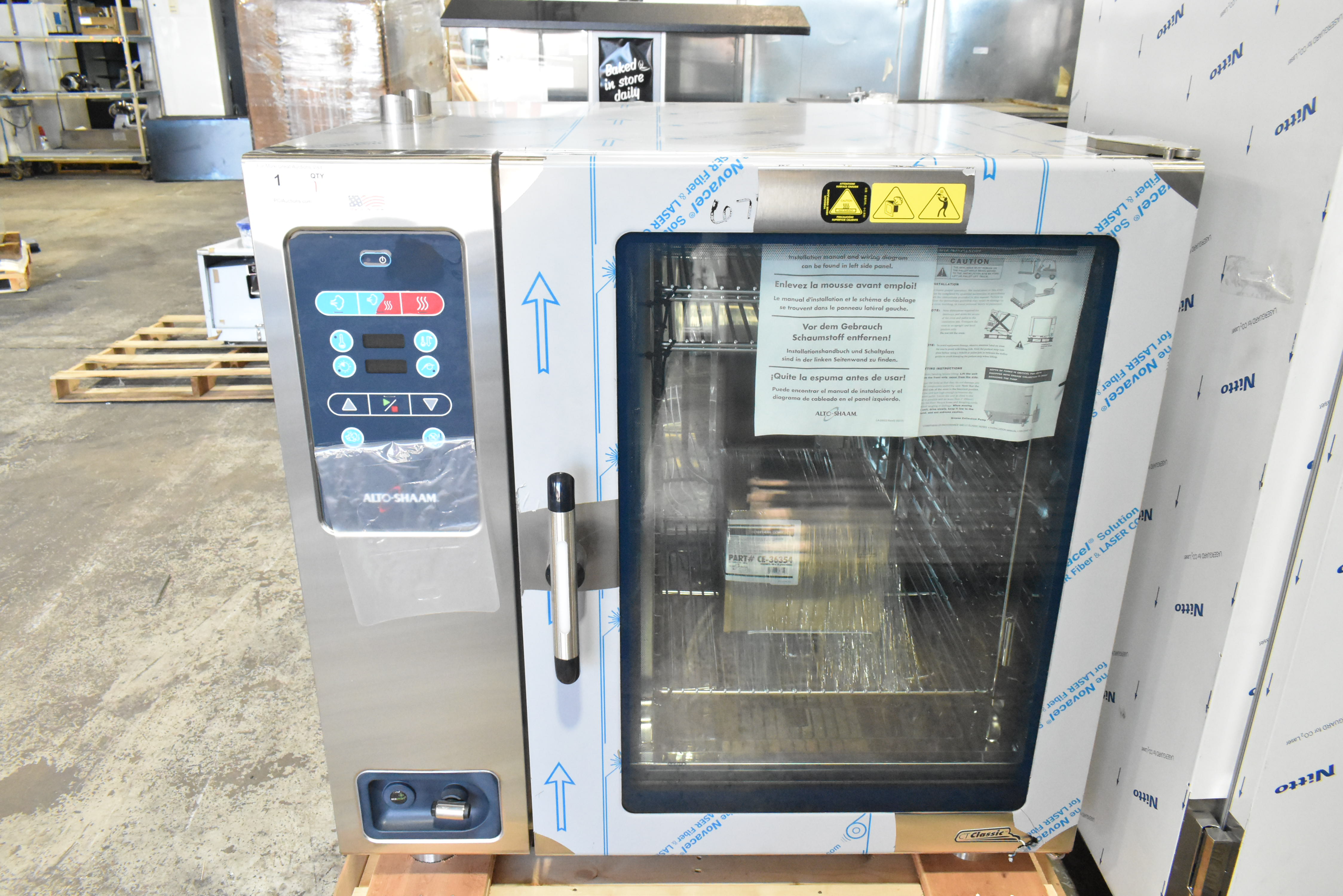 Alto-Shaam electric combi oven brand new scratch and dent