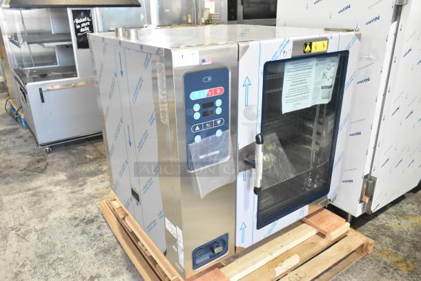 Alto Shaam CTC10-20E stainless steel combi convection oven, new scratch and dent, 440-480V, 3 phase, control panel visible.