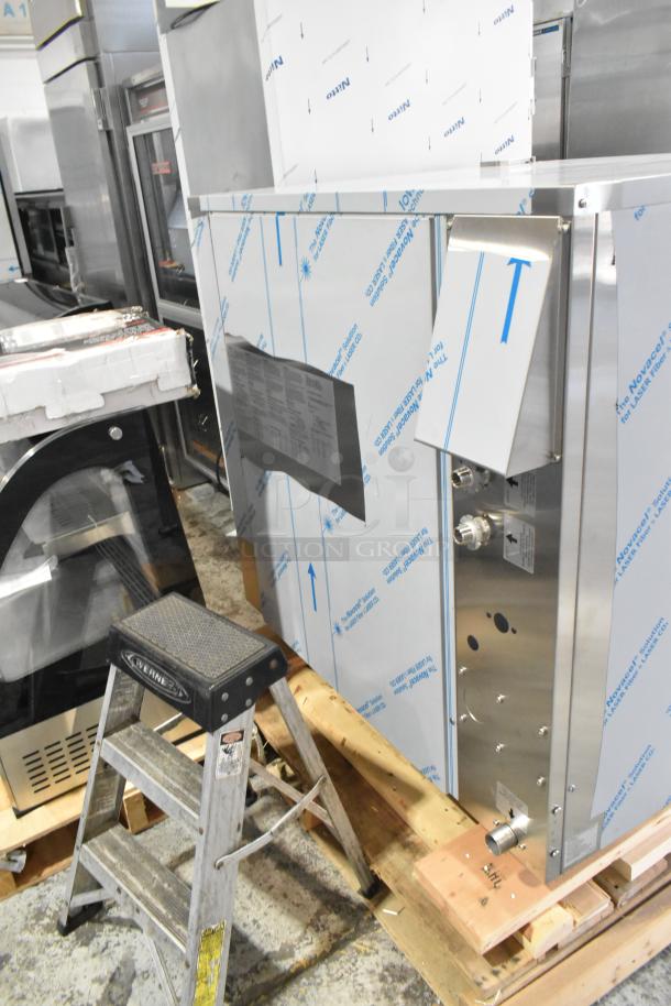 Brand new Alto Shaam CTC10-20E stainless steel combi convection oven, 2018, 440-480V, 3-phase, scratch and dent condition.