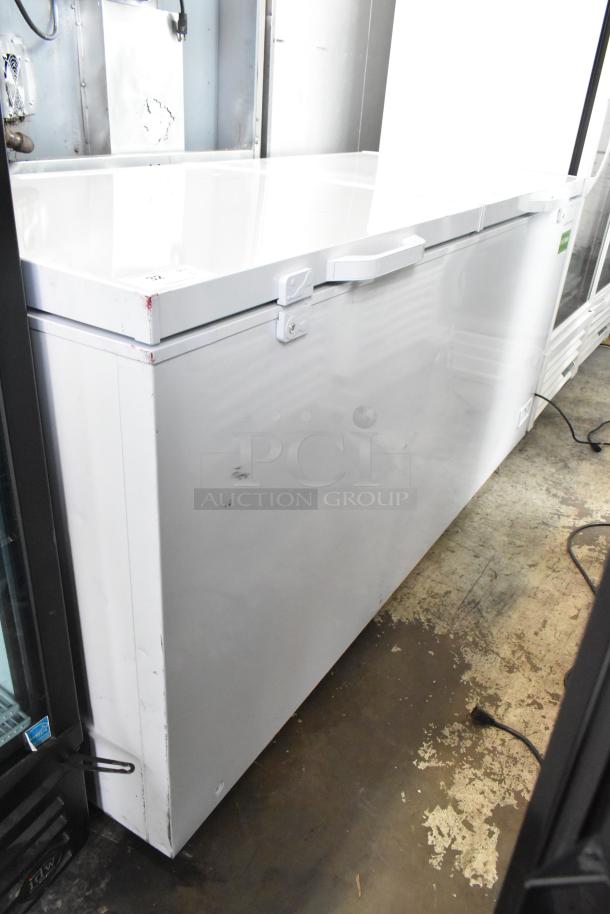Hamilton Beach HBFRF3030-3BCOM metal chest freezer, white, 115 volts, minor scuffs, sturdy construction, energy-efficient.