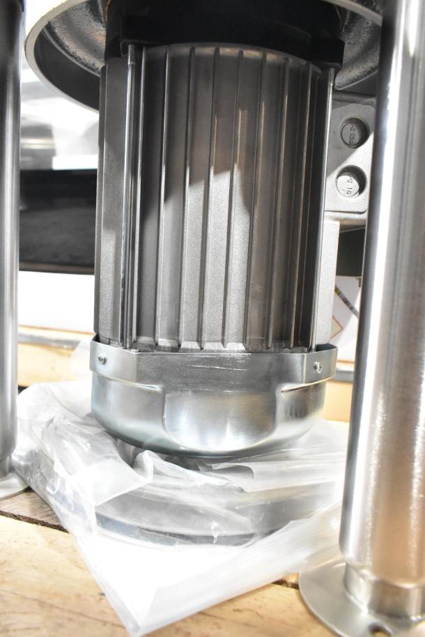 Brand new Hobart FD4/150-1 commercial garbage disposer, 1 1/2 hp, adjustable feet, minor dents, model 425FD41501.