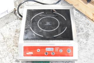 BRAND NEW IN BOX! 2021 Avantco 17IC3500 Stainless Steel Countertop Electric Powered Single Burner Induction Range. 208-240 Volts,1 Phase. - Item #1208479