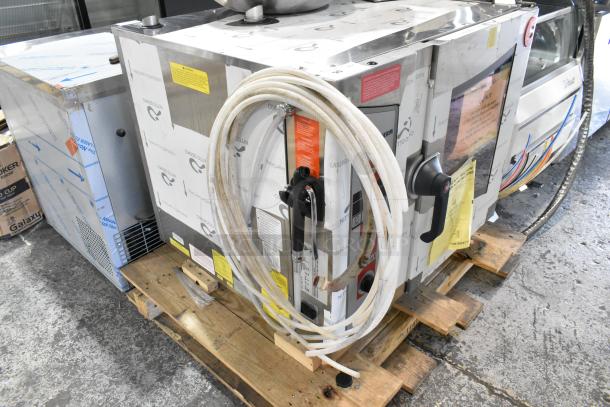 Brand new Convotherm OES-6.10 stainless steel combi convection oven, electric, 208/240V, 3-phase, scratch and dent condition.