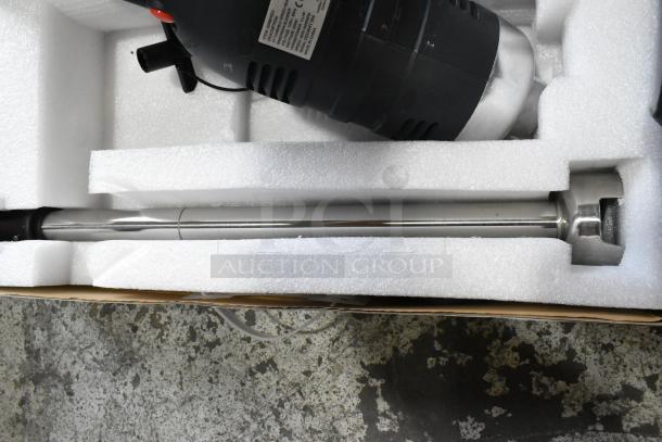 New AvaMix 928IBHD21 21" heavy-duty immersion blender, scratch and dent, in packaging. 1 1/4 hp, 115 volts, 1 phase.