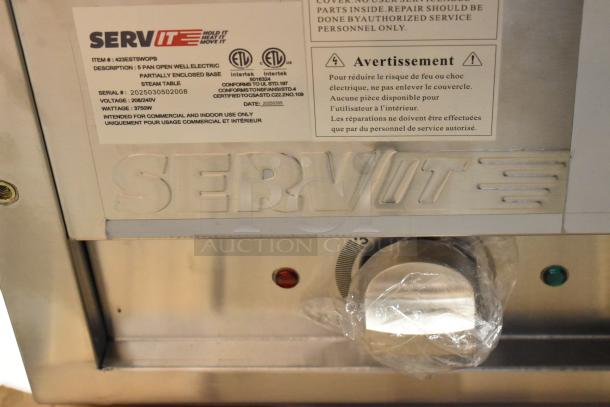 BRAND NEW 2025 ServIt 423EST5WOPB Five Pan Electric Steam Table with enclosed base, angled sneeze guard. 208/240V. Scratch and dent condition.