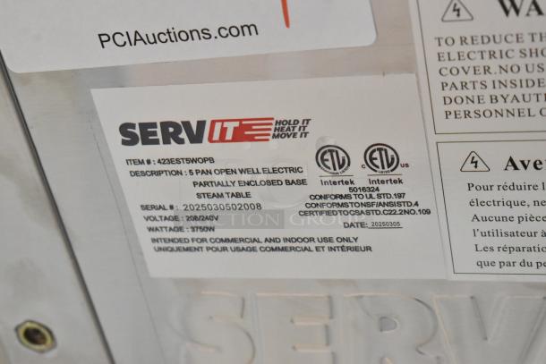 BRAND NEW 2025 ServIt 423EST5WOPB Five Pan Open Well Electric Steam Table, 208/240V, partially enclosed base, angled sneeze guard.