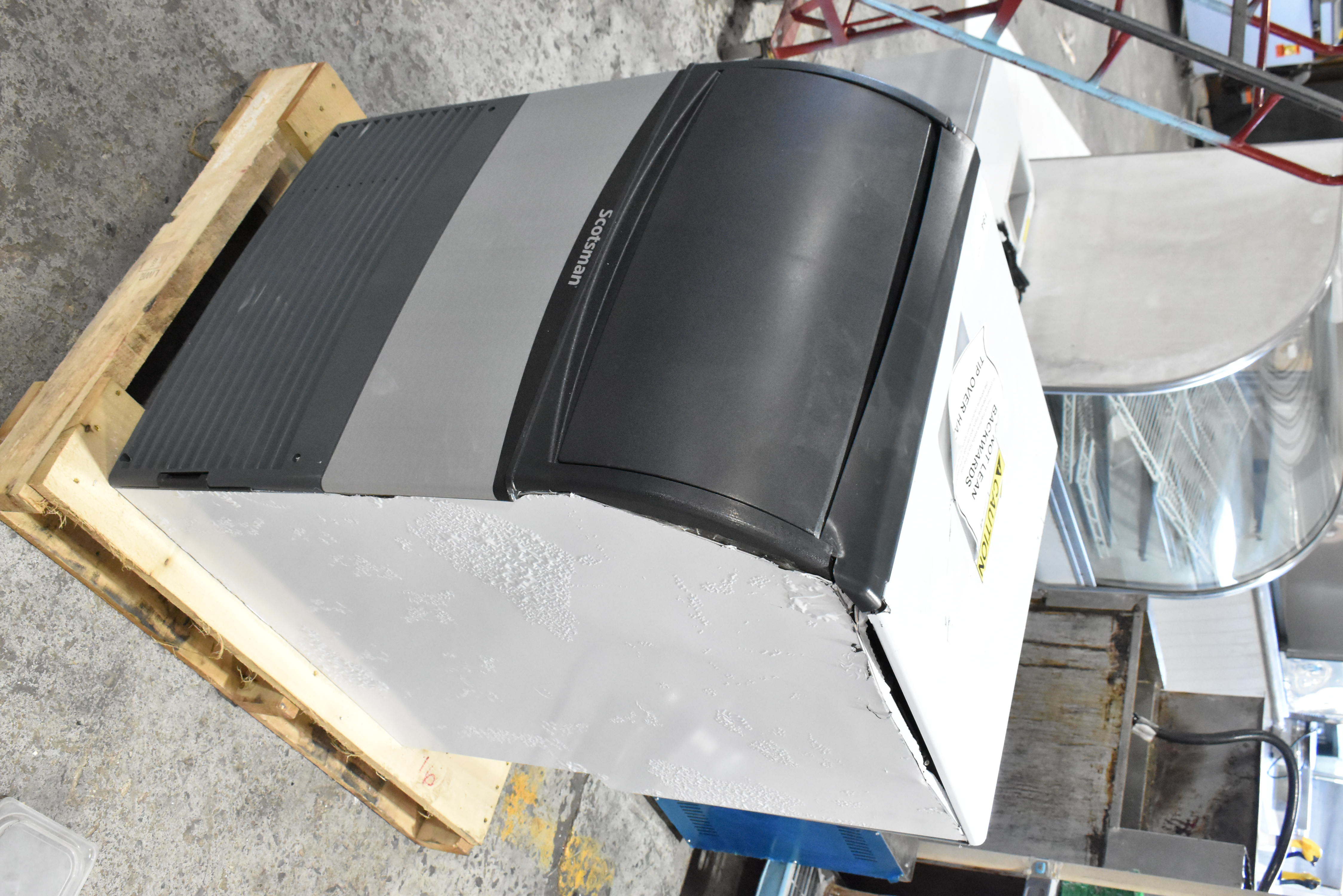 Undercounter ice machine complete unit