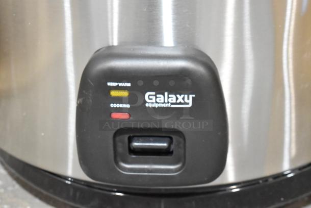 BRAND NEW 2024 Galaxy 177RCSGB60 rice cooker, 60 cup capacity, Keep Warm and Cooking indicators, 120V, scratch and dent.