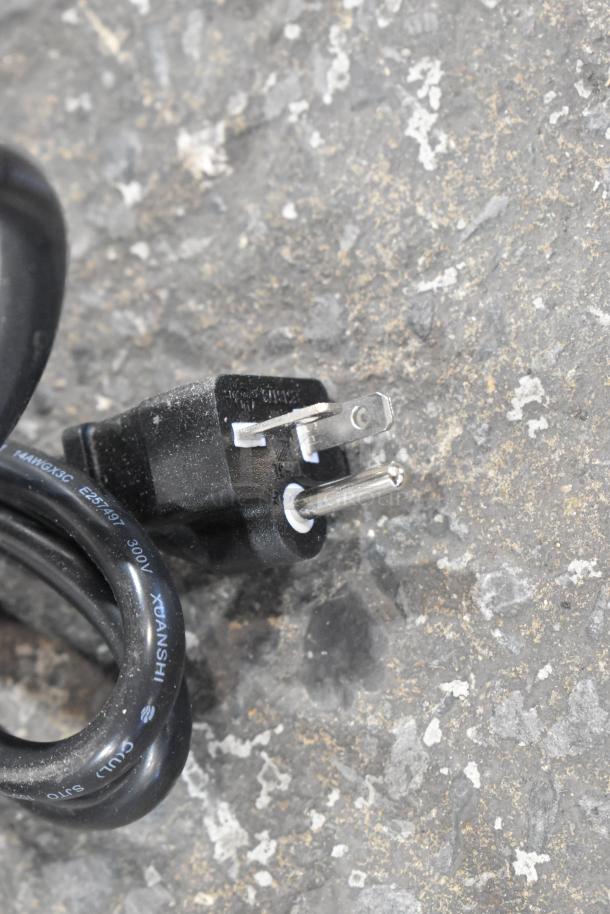 Black electric plug of Avantco 177EG24N griddle, showing "300V XuanShi" cable markings; new condition.