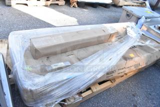 2 BRAND NEW SCRATCH AND DENT! Items Including 600TB2472G Regency 24