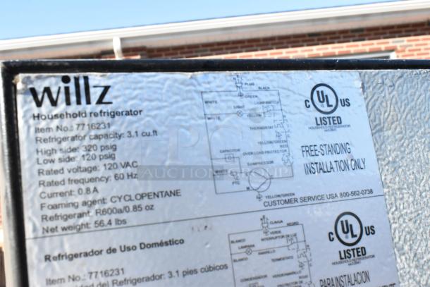 Two mini coolers: Hisense WMS017M6XBE and Willz 7716231 with freezer, 115V, 1 phase. Willz details visible on label.