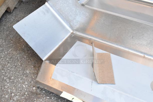BRAND NEW Regency 600DDTI72L 6' L-Shape Dishtable made of 16-gauge stainless steel. Scratch and dent condition, no legs.